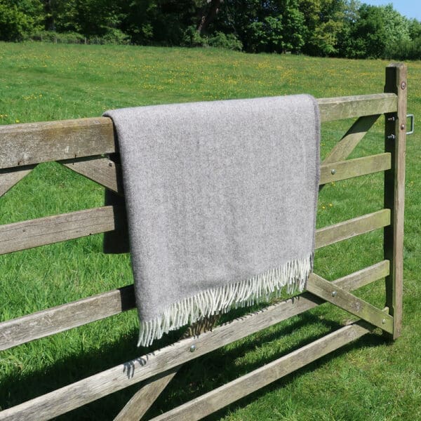 Woven herringbone blanket - Image 4